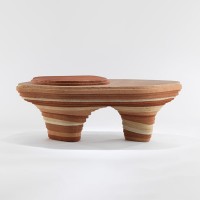 <a href=https://www.galeriegosserez.com/gosserez/artistes/salamoun-roula.html>Roula Salamoun</a> - Strata table Magna - Table Basse